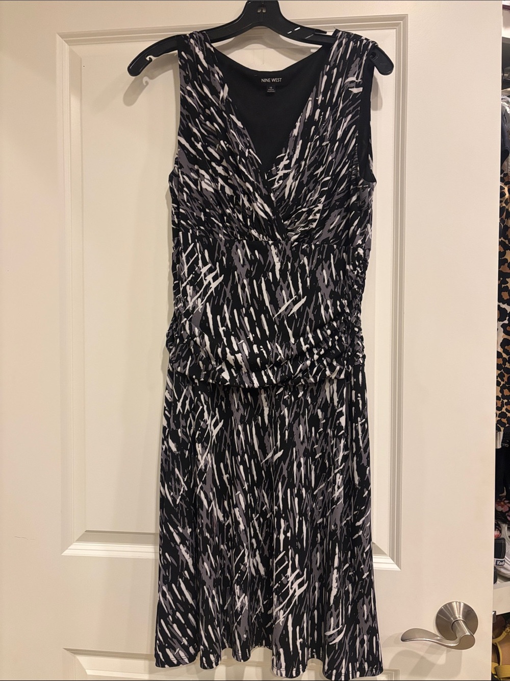 Nine West Black and White Abstract V‑Neck Dress